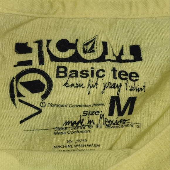 2 Volcom Graphic Tees Medium - Picture 3 of 4